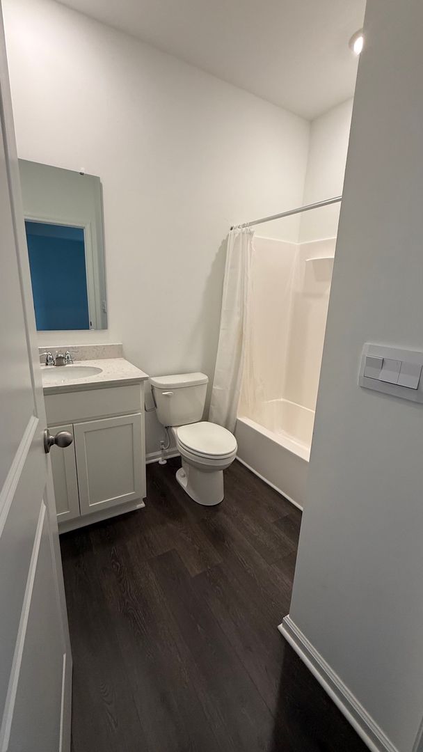 Building Photo - 635 Blackrock Dr