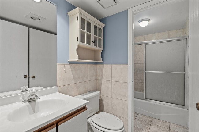 Building Photo - 708 Briar Hill Ln