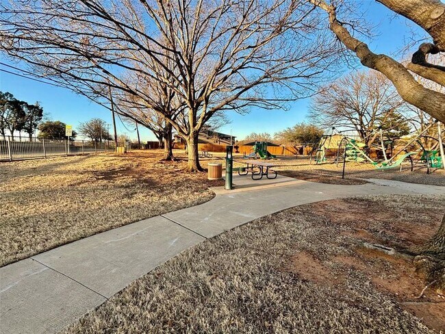 Building Photo - 1705 Chris Craft Dr