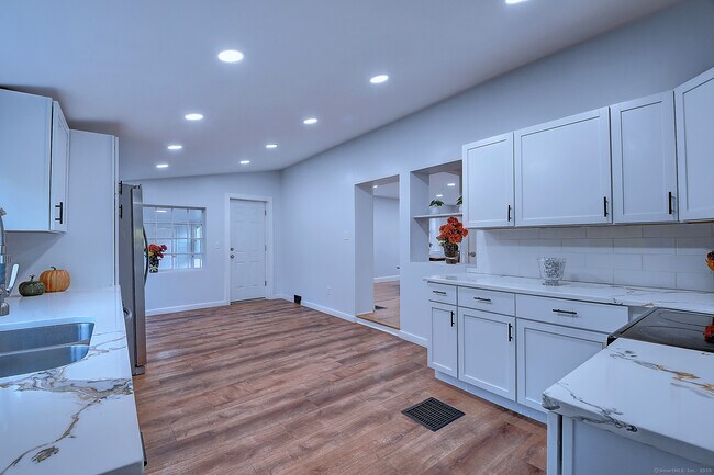 Building Photo - 204 Trout Brook Dr