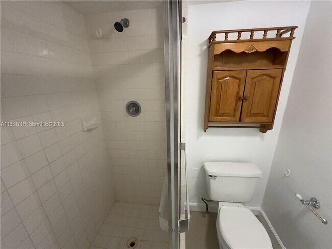 Building Photo - 2629 SE 19th Ct