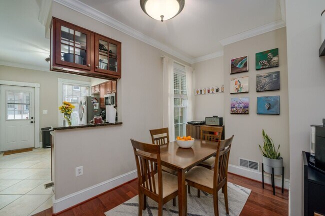 Building Photo - 129 W Ostend St