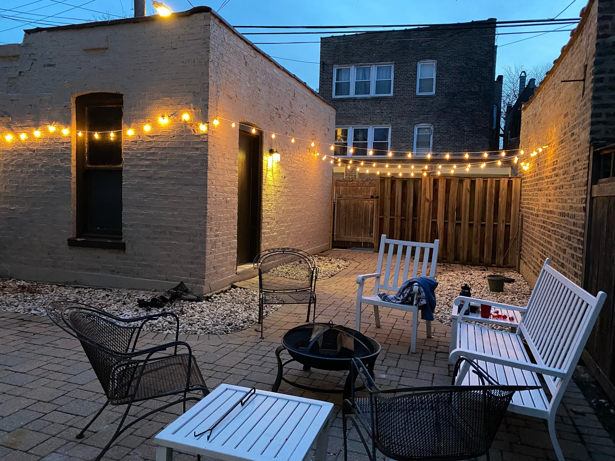 Lovely back patio - 6454 N Lakewood