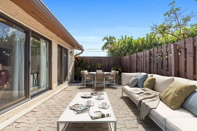 Building Photo - 7136 SW 105th Ct