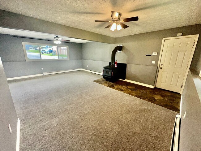 Building Photo - 10840 Delta Cir