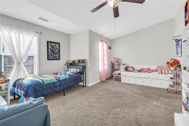 Building Photo - 4914 Sherwood Way