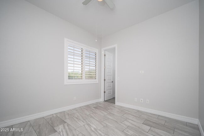 Building Photo - 9752 W Rowel Rd