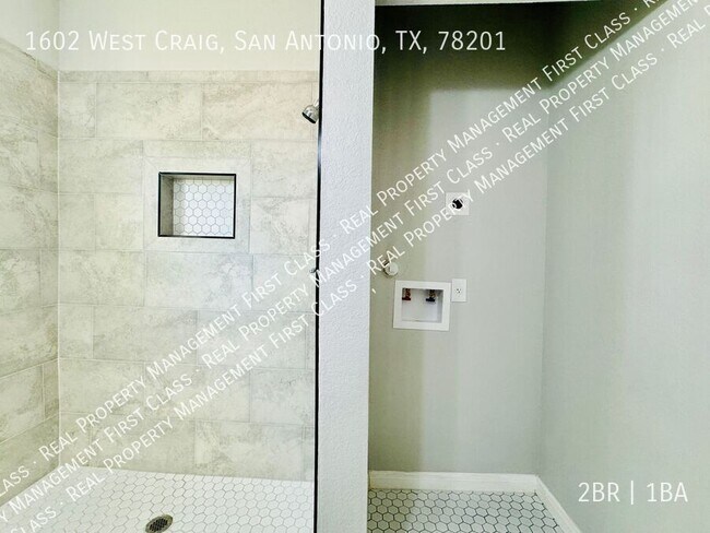 Building Photo - 1602 W Craig Pl