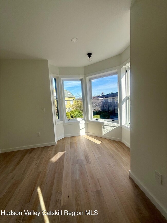 Building Photo - 1 Main St