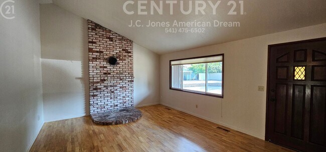 Building Photo - 144 Belindy Cir