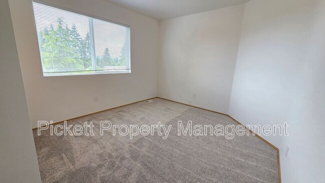 Building Photo - 11615 Breckenridge Ln NW