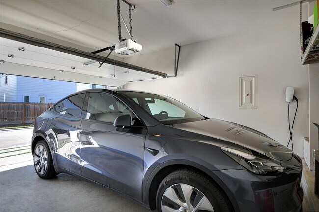 Building Photo - 5507 Robusto Pl