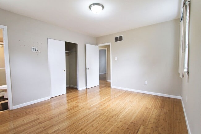 Building Photo - 617 Renz St