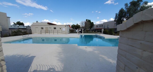 Building Photo - 6825 E Osborn Rd