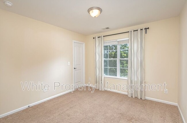 Building Photo - 5517 Tipperlinn Way