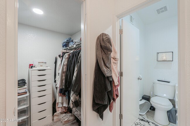 Building Photo - 6550 N 47th Ave