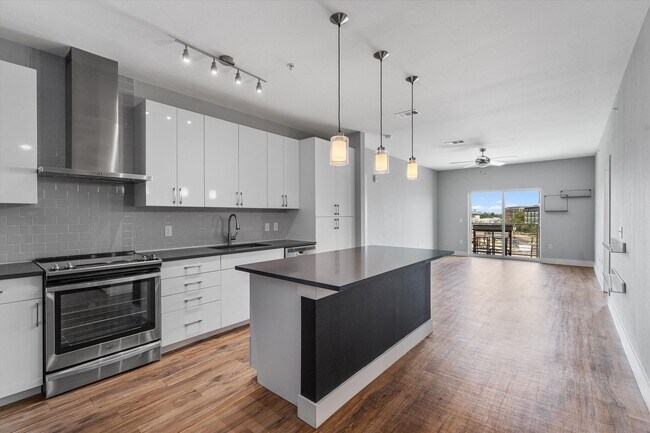 Building Photo - Luxury Burnet Road Condominium For Rent