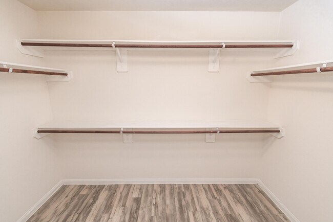 Building Photo - 5727 Kyle Cove Dr