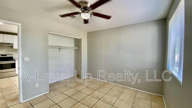 Building Photo - 375 E Thoroughbred St