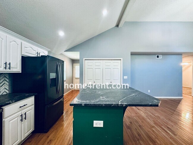 Building Photo - Overland Park Raised Ranch, Primary Suite ...