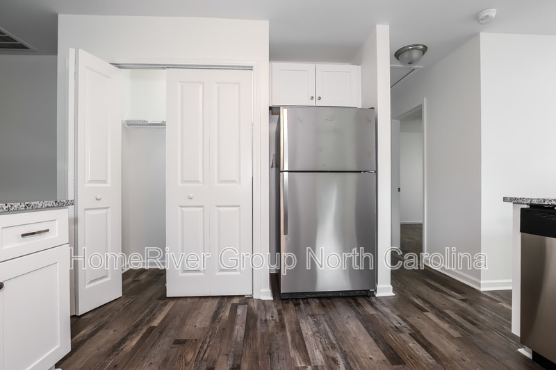 Building Photo - 231 Willowood Dr