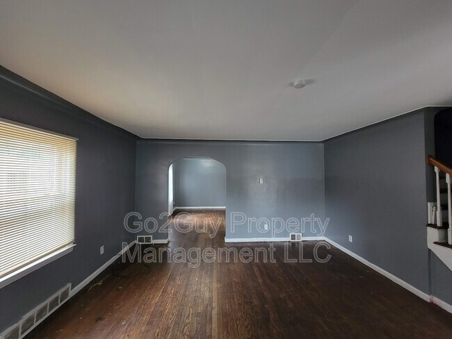 Building Photo - 2107 Ewald Cir