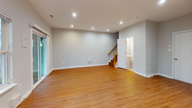 Building Photo - Updated Three Bedroom Home W/Full Sized Kitchen, Parking, Back Deck, & 2,640 Square Feet!