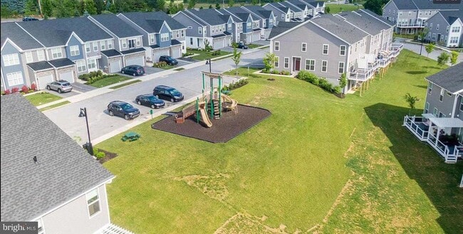 Building Photo - 12 Sassafras Ln