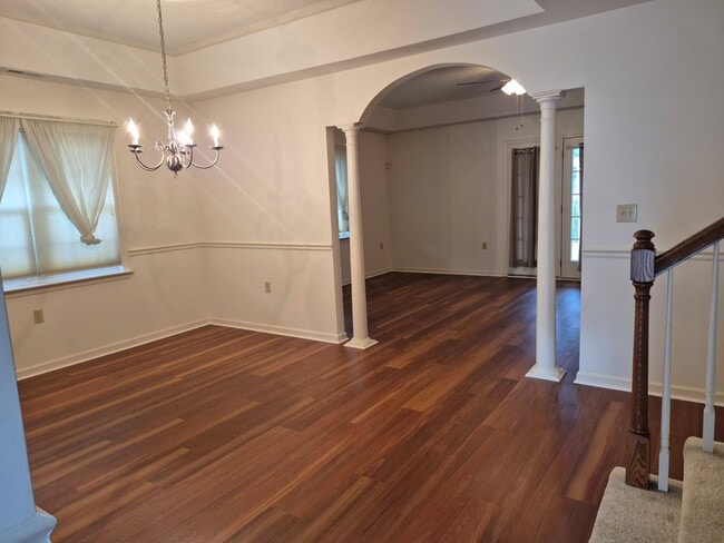 Building Photo - 1023 E Schumaker Manor Dr