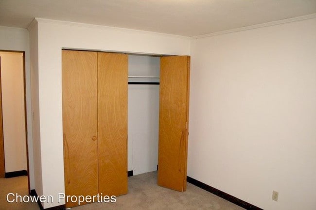 Building Photo - 4431 Chowen Ave S