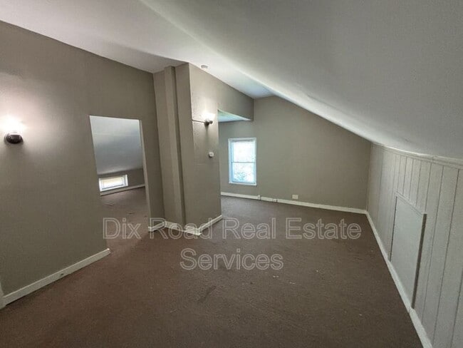 Building Photo - 545 Rockdale Ave