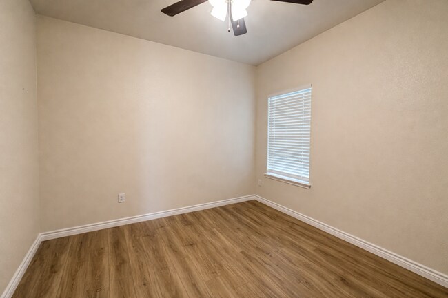 Building Photo - AVAILABLE NOW; APPLY AT OUR WEBSITE TODAY!!