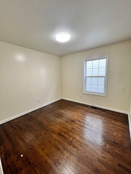 Building Photo - 60 Stegman St