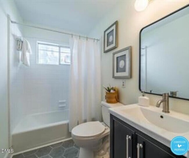 Building Photo - 2407 Mc Gehee St