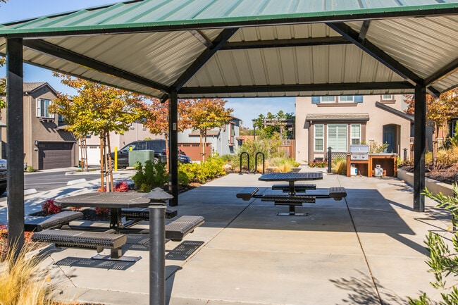 Building Photo - 1110 Healdsburg Ave