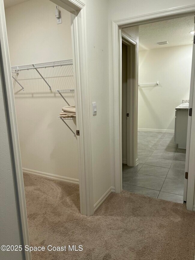 Building Photo - 1371 McFarland Dr