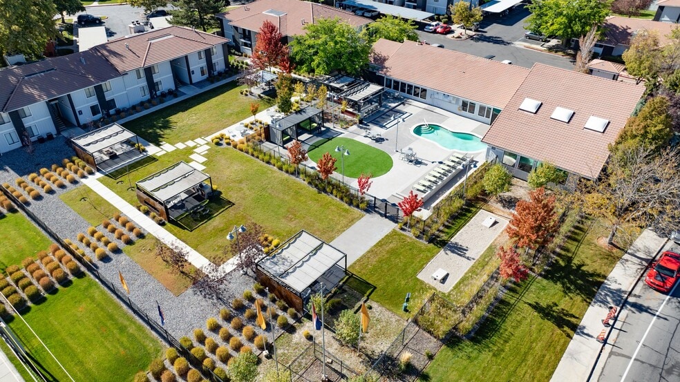 Primary Photo - Enclave at Redwood