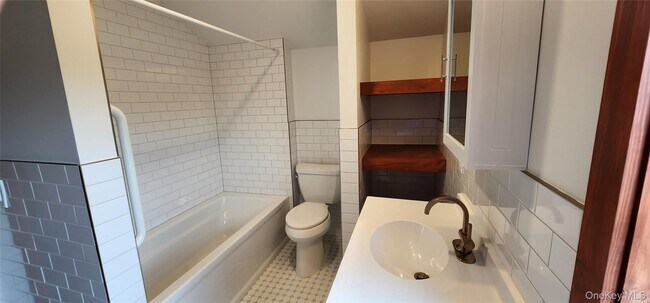 Building Photo - 31 McCormick Rd