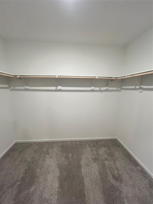 Building Photo - 25431 Birch Hl Dr