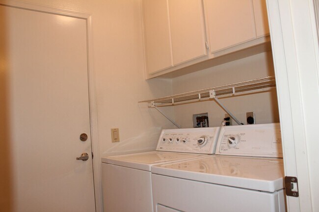 Building Photo - 2bd/2bth Ocean Hills 55+ Single Level home!