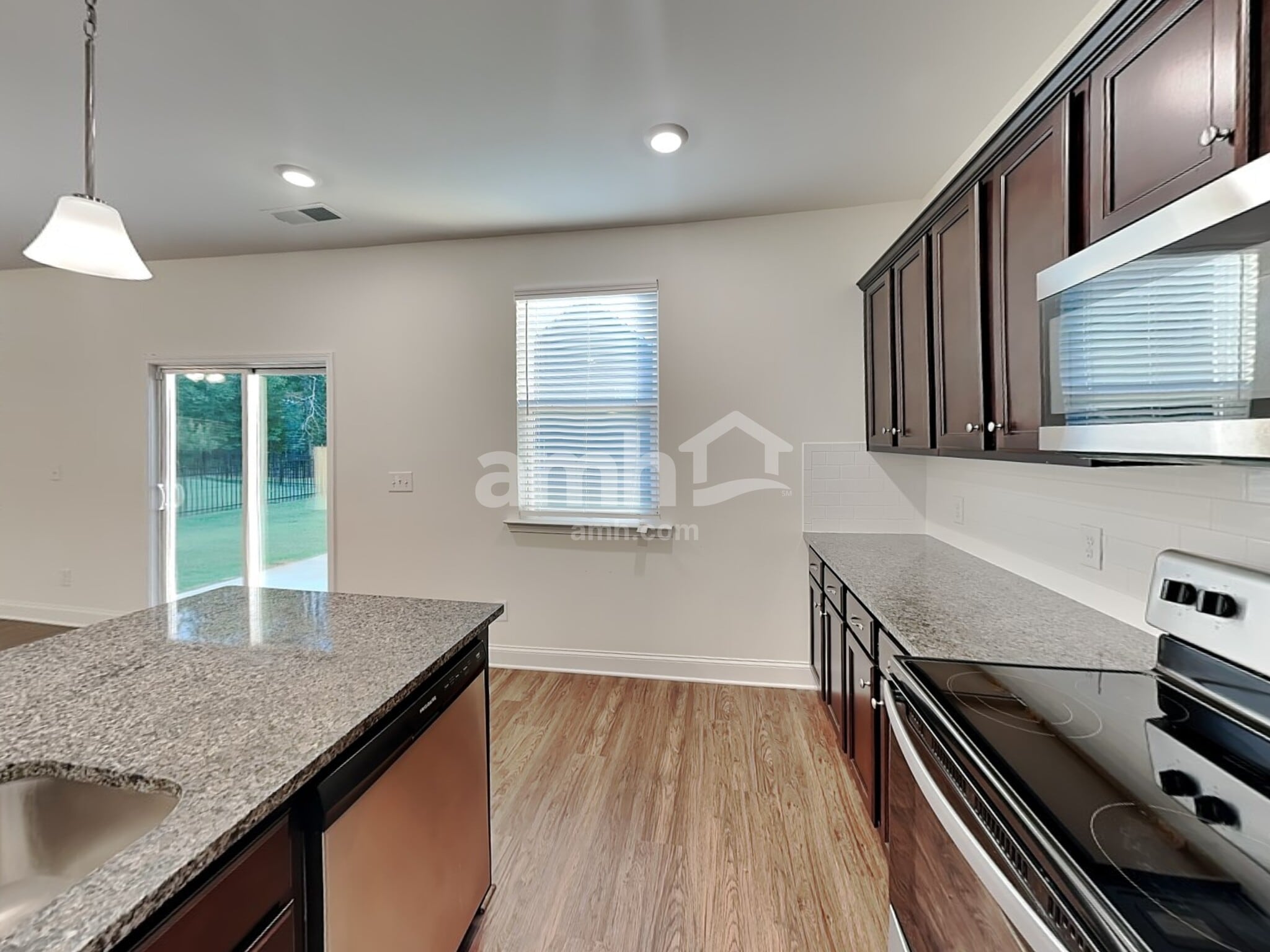 Building Photo - 421 Levon Ct