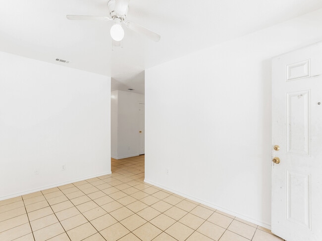 Building Photo - 313 Isbell Rd