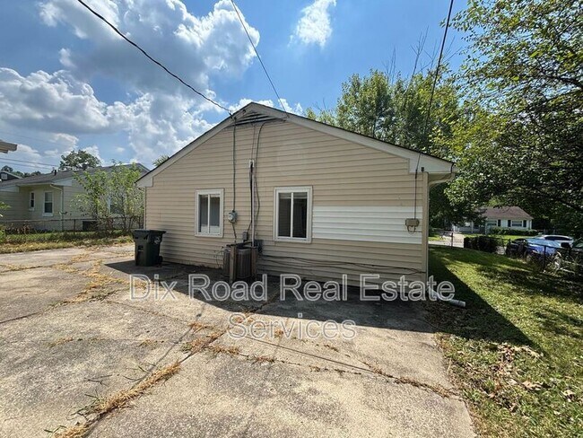 Building Photo - 4613 Nevada Ave