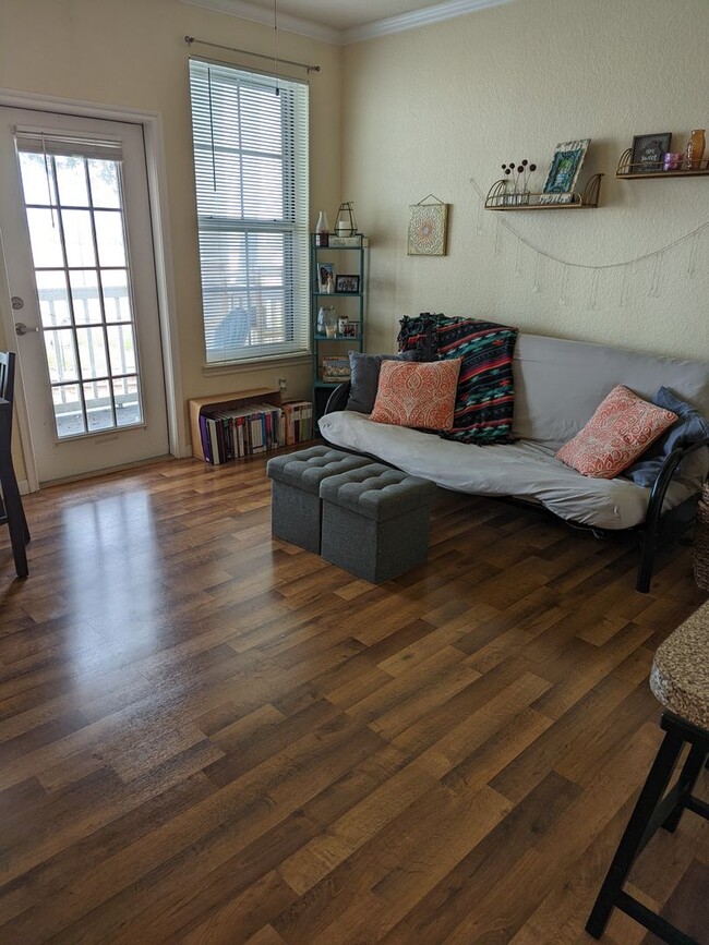 Primary Photo - Available Now! 1 bedroom, 1 bath Condo in ...