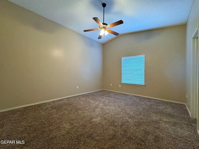 Building Photo - 13981 Sandy Rock Dr