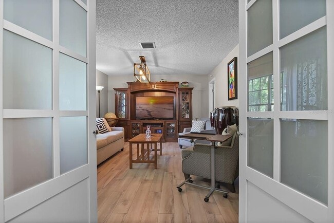 Building Photo - 889 Torchwood Dr