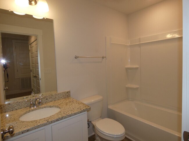 Building Photo - 3-Bedroom Townhome - Admiral's Quarters