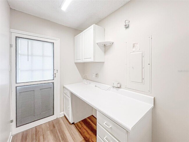 Building Photo - 2926 Forestgreen Dr S
