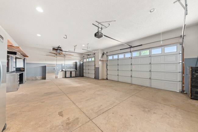 Building Photo - 7708 N Warren Ln