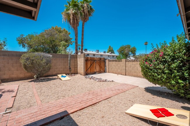 Building Photo - 5114 S Dorsey Ln